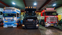 20251019-Tom-Holding-00413